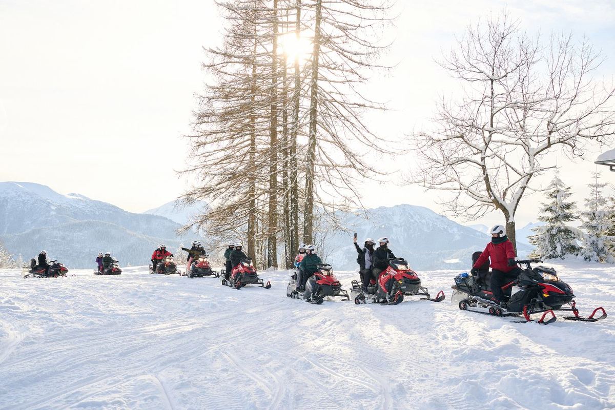 Skutery śnieżne na trasie wyprawy Snow Safari